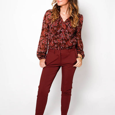 LOOK OF THE DAY: CLASSY IN BURGUNDY
